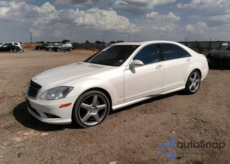 2009 Mercedes-Benz S 550 from USA, damaged, VIN WDDNG71X39A256782